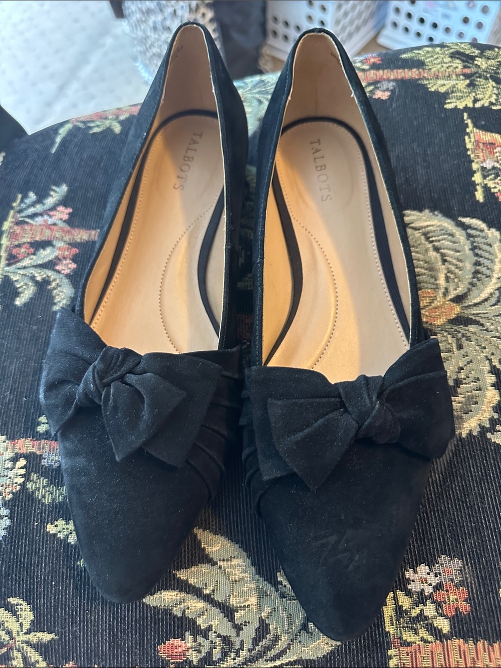 Talbots Black Suede Pointed-Toe Bow Loafers size 9 like new